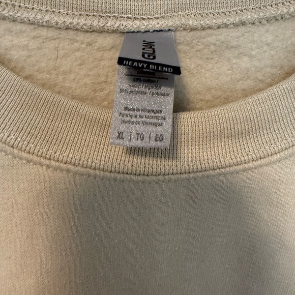 Gildan Cream Heavy Blend Sweatshirt - Picture 3 of 3